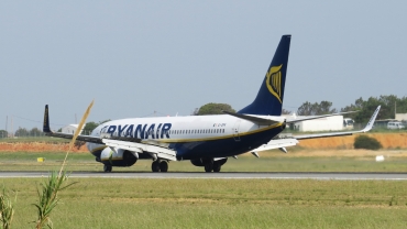 EI-DPK · Boeing 737-8AS(WL) · (FAO / LPFR)