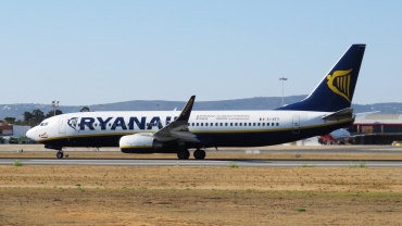 EI-EFY (35020) 2009 Boeing 737-8AS(WL)