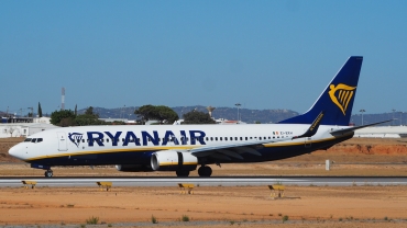 EI-EKH (38493) 2010 Boeing 737-8AS WL