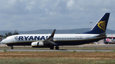 EI-EKW · Boeing 737-8AS(WL) · (FAO / LPFR)