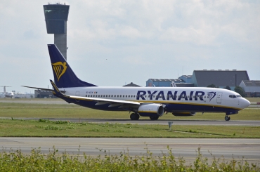 EI-EKX (35030) 2010 Boeing 737-8AS(WL)