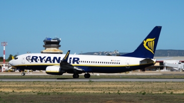 EI-EKY (35031) 2010 Boeing 737-8AS WL