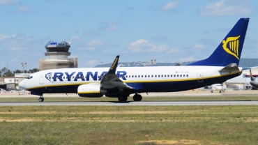EI-ENI (40300) 2010 Boeing 737-8AS(WL)