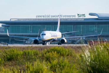 EI-EPH · Boeing 737-8AS(WL) · (OPO / LPPR)