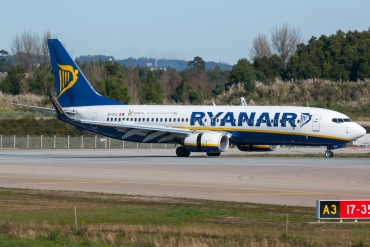 EI-FIJ · Boeing 737-8AS(WL) · (OPO / LPPR)