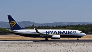 EI-GDH (44808) 2017 Boeing 737-8AS(WL)