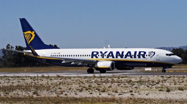 EI-GDV · Boeing 737-8AS(WL) · (FAO / LPFR)