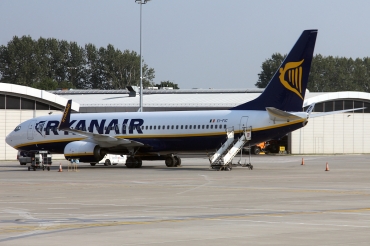 EI-FIC (44693) 2015 Boeing 737-8AS(WL)