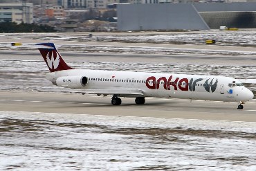 TC-AKN · McDonnell Douglas MD-83 · (IST / LTBA)