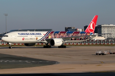 TC-JJI · Boeing 777-3F2/ER · (CDG / LFPG)