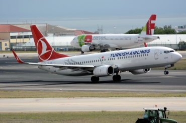 TC-JFO (29777) 1999 Boeing 737-8F2(WL)
