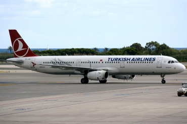 TC-JRE · Airbus A321-231 · (BCN / LEBL)