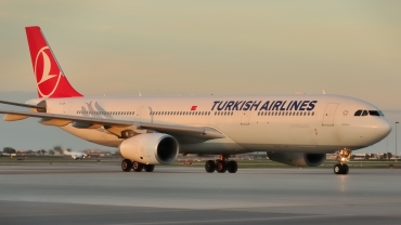 TC-JNI · Airbus A330-343 · (YUL / CYUL)