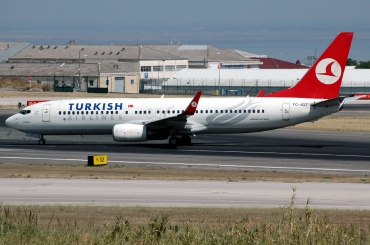 TC-JGT · Boeing 737-8F2(WL) · (LIS / LPPT)