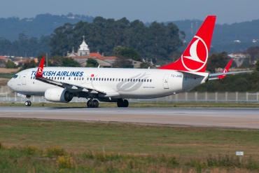 TC-JHM · Boeing 737-8F2(WL) · (OPO / LPPR)
