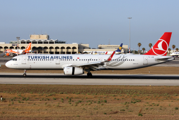 TC-JSR (6652) 2015 Airbus A321-231(WL)