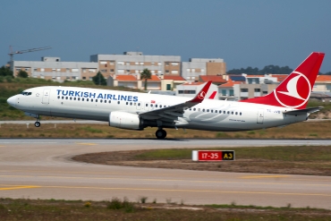 TC-JVB · Boeing 737-8F2(WL) · (OPO / LPPR)