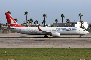 TC-JYA (40973) 2011 Boeing 737-9F2ER(WL)