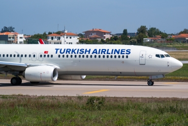 TC-JYL (42010) 2015 Boeing 737-9F2ER(WL)