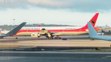 D2-TEG (40805) 2011 Boeing 777-3M2(ER)