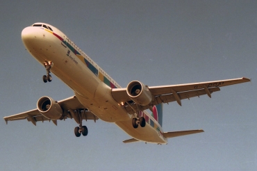 G-OOAI (1006) 1999 Airbus A321-211