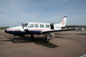 G-OJIL · Piper PA-31-350 Navajo Chieftain · (ESH / EGKA)
