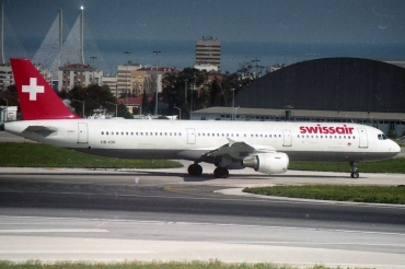 HB-IOK (987) 1999 Airbus A321-11