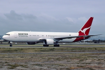 VH-OGO · Boeing 767-338/ER · (ADL / YPAD)