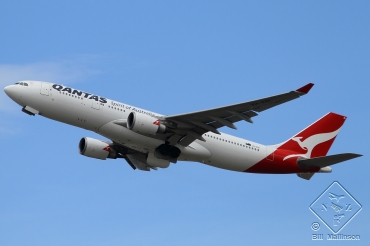 VH-EBI · Airbus A330-202 · (SYD / YSSY)