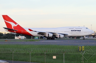 VH-OJI (24887) 1990 Boeing 747-438