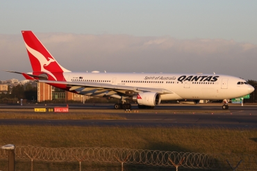 VH-EBO (1169) 2010 Airbus A330-202