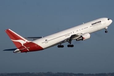 VH-OGS (28725) 1997 Boeing 767-338(ER)