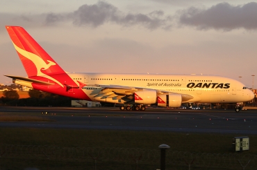 VH-OQI (055) 2010 Airbus A380-842