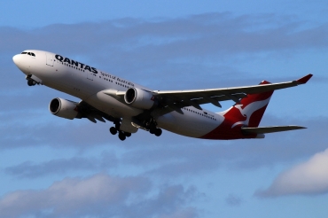 VH-EBF (853) 2007 Airbus A330-202