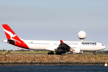 VH-QPD (574) 2004 Airbus A330-303