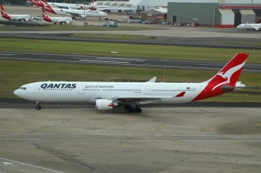 VH-QPG (603) 2004 Airbus A330-303