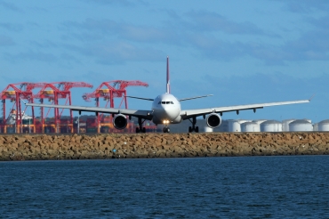 VH-QPG (603) 2004 Airbus A330-303
