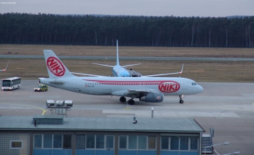 OE-LOF (667) 1997 Airbus A320-232