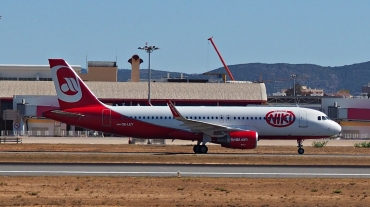 OE-LEY (5648) 2013 Airbus A320-214 WL
