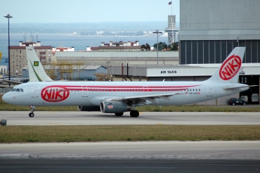OE-LOS (1487) 2001 Airbus A321-231