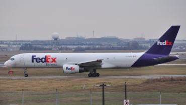 C-FMFG · Boeing 757-2B7(SF) · (YYZ / CYYZ)