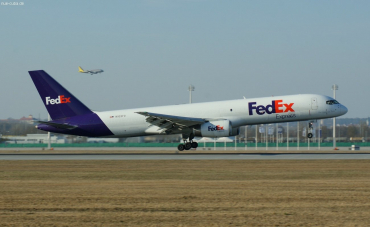 N923FD (26266) 1992 Boeing 757-204(SF)