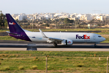 OE-IWF (35553) 2007 Boeing 737-8AS(BCF)(WL)