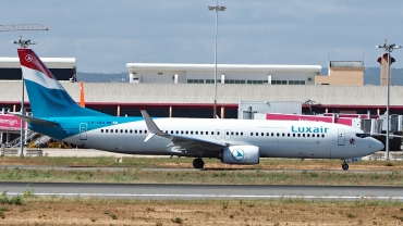 LX-LBA (43537) 2015 Boeing 737-8C9WL