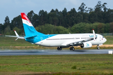 LX-LBA (43537) 2015 Boeing 737-8C9WL