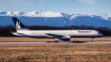 G-BYAJ (cn 25623) Boeing 757-204