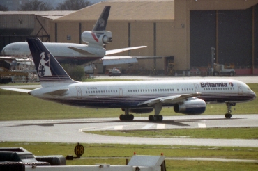 G-BYAG · Boeing 757-204 · (LGW / EGKK)