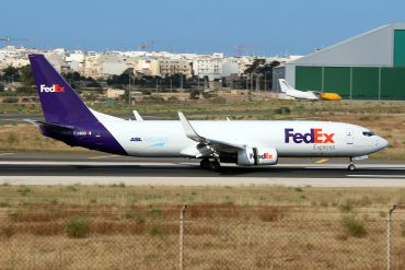 F-HIQD (33603) 2006 Boeing 737-8AS(BCF)(WL)