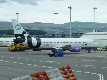 G-IGOC (24546) 1990 Boeing 737-3Y0