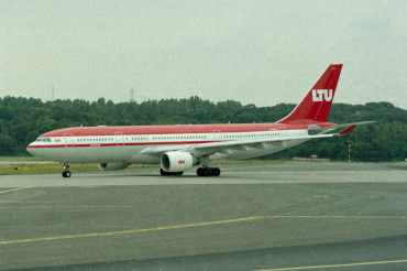 D-ALPA (403) 2001 Airbus A330-223